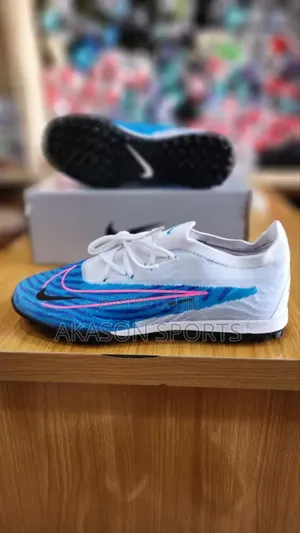 Photo - Nike Canvas Football Boot