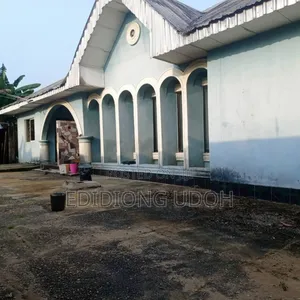 Photo - 5bdrm Bungalow in Nwaniba Road, Uyo, for sale