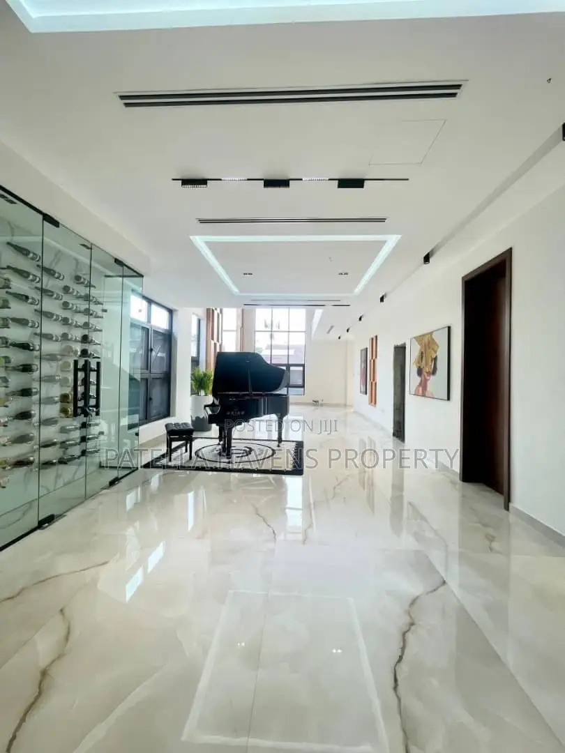 Gloriously Built 6bedroom Duplex
