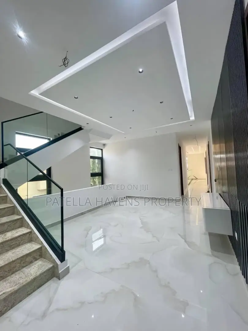 Gloriously Built 6bedroom Duplex