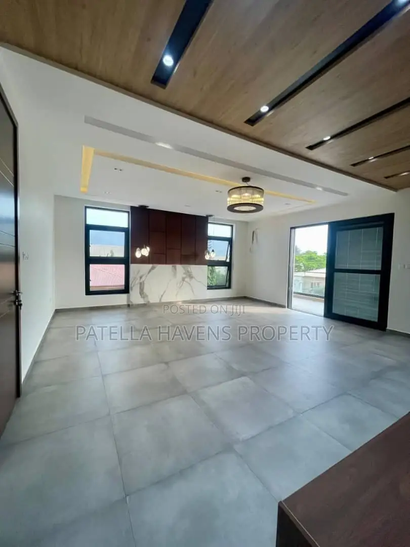 Gloriously Built 6bedroom Duplex