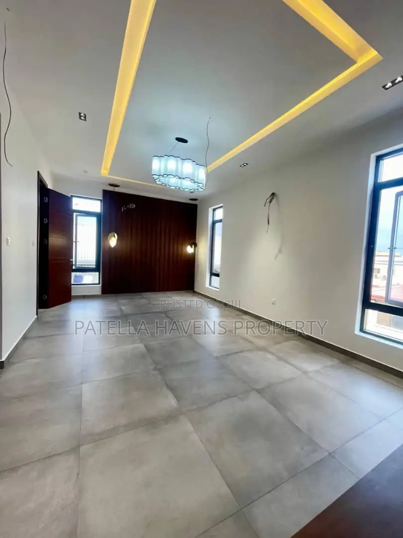 Gloriously Built 6bedroom Duplex