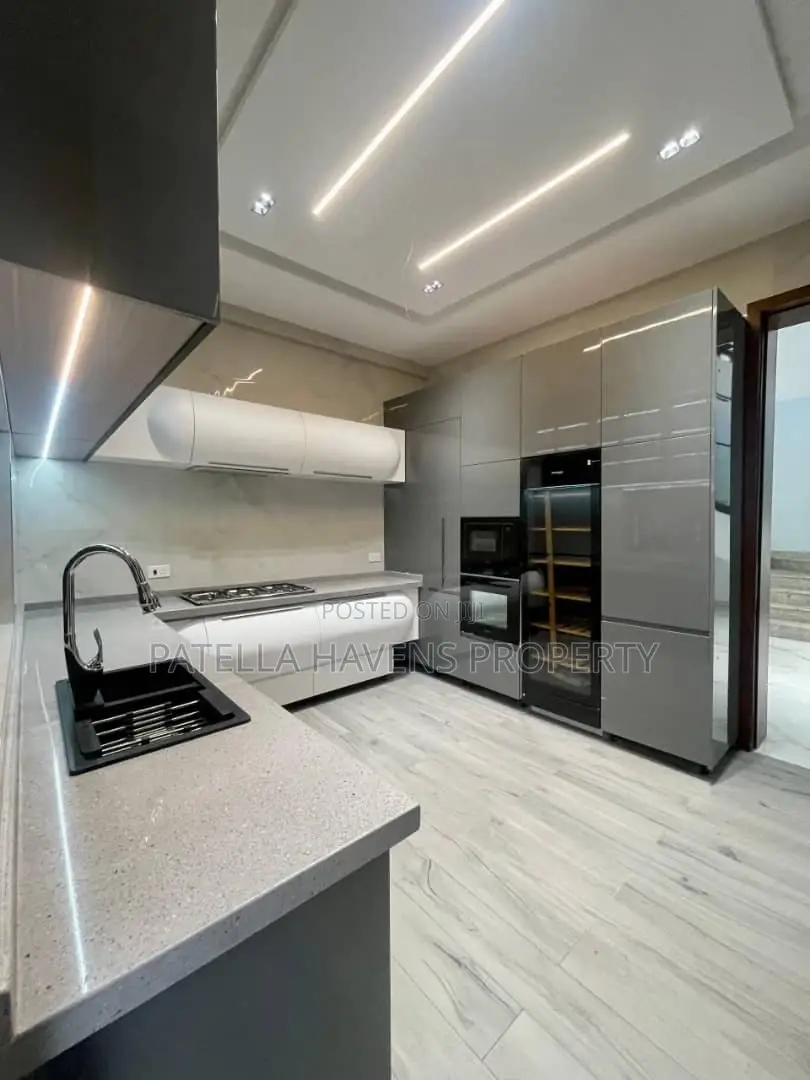 Gloriously Built 6bedroom Duplex