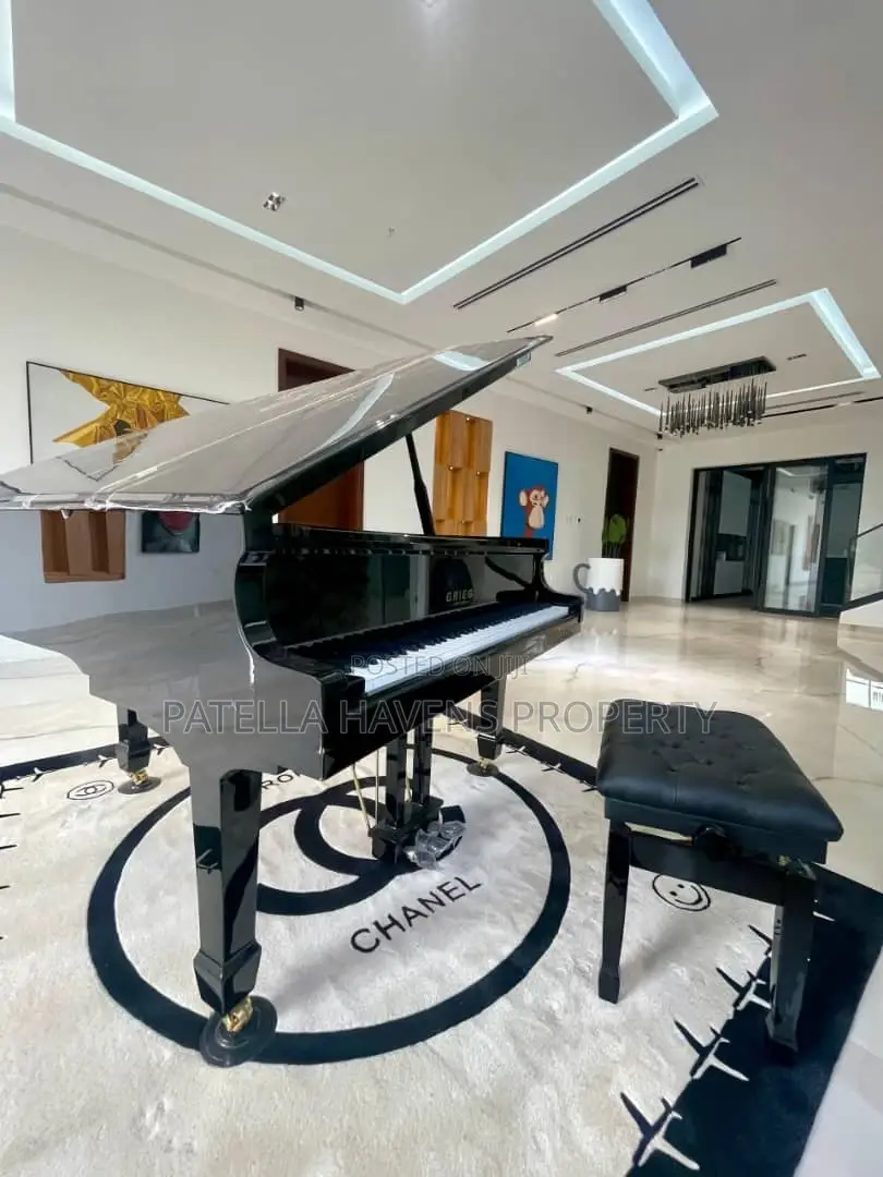 Gloriously Built 6bedroom Duplex