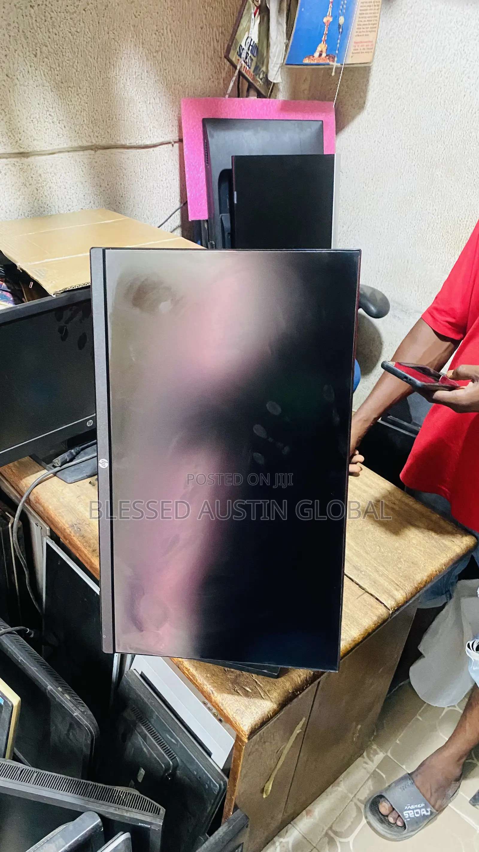 24 Inches HP Frameless Monitor