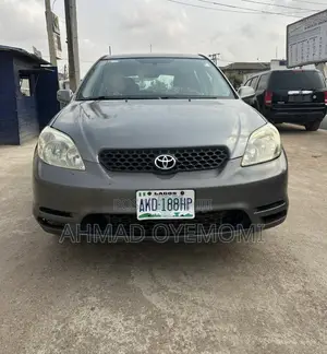 Photo - Toyota Matrix 2004 Gray