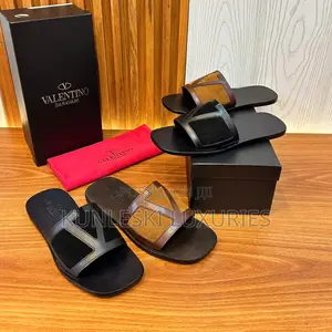 Original Valentino Garavani Leather Viva Superstar Slippers