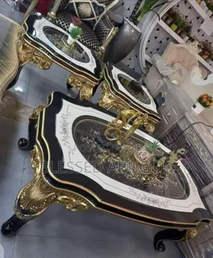 Royal Center Table With 2 Side Stools