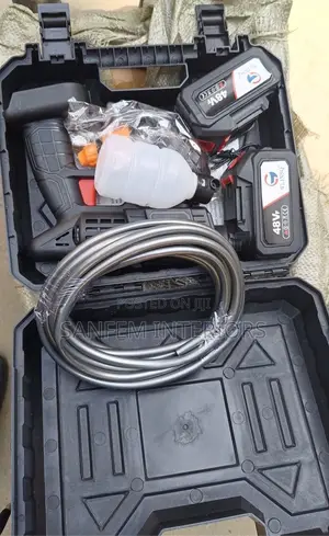 Photo - Pressure Washer With Two Batteries 48volts