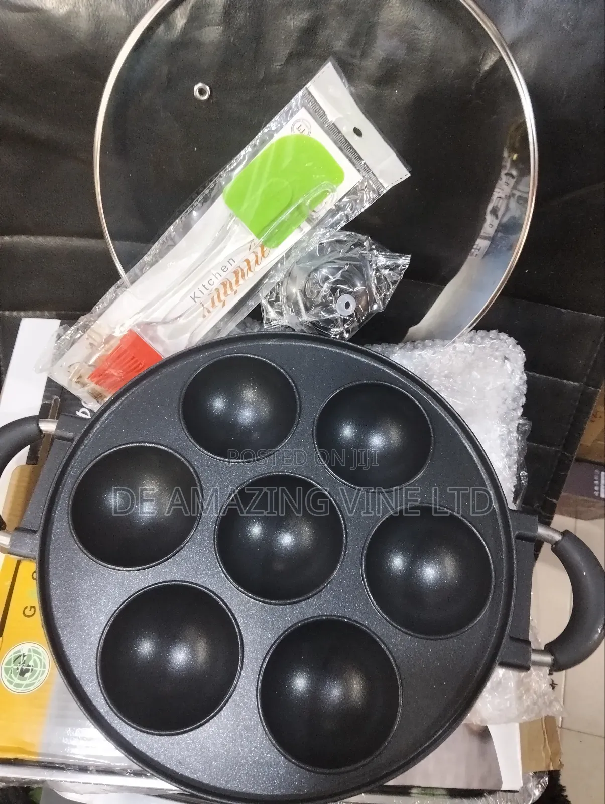 G C Cake Pan