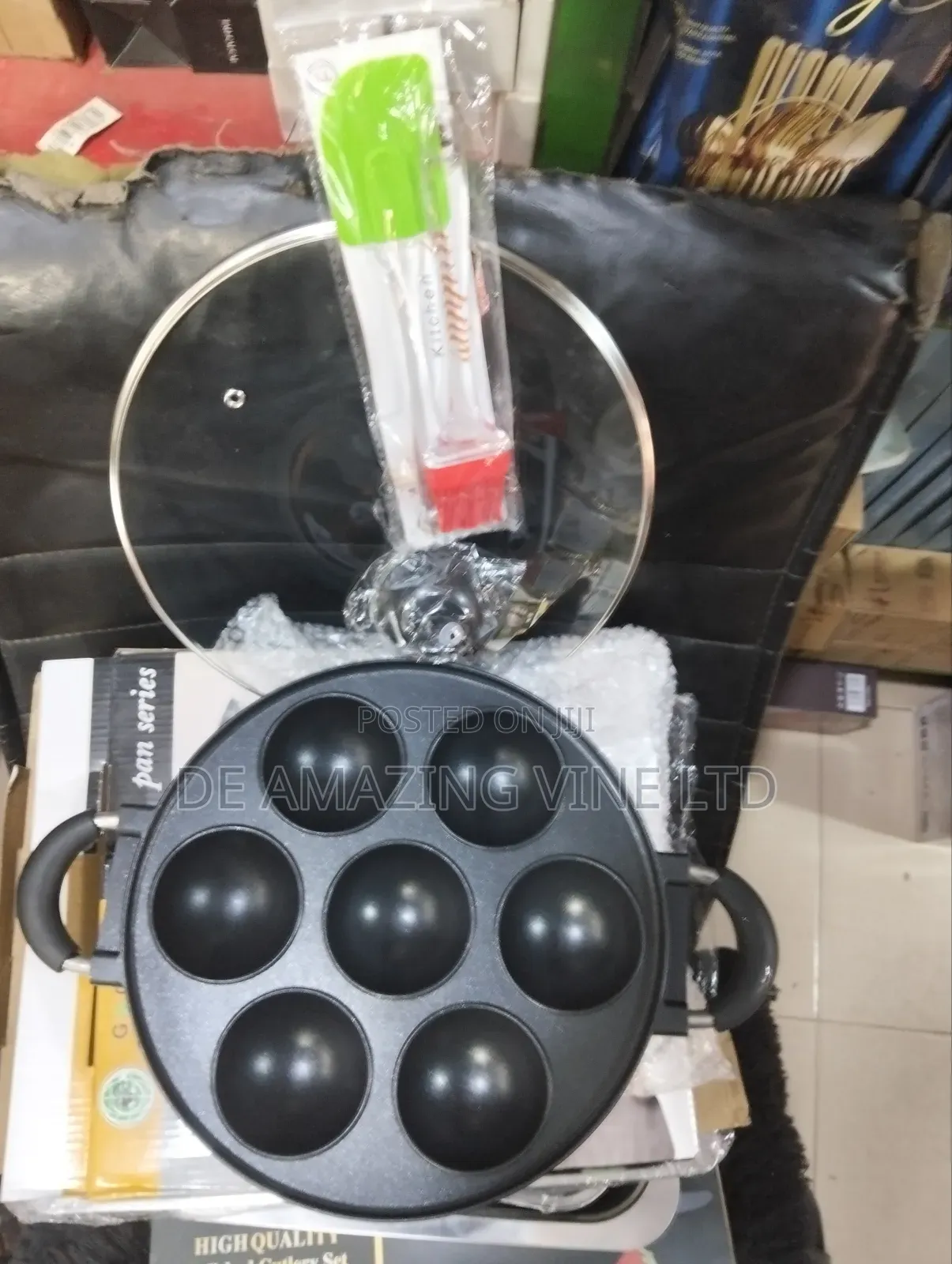G C Cake Pan