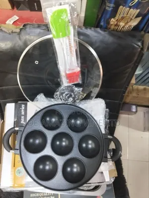 G C Cake Pan