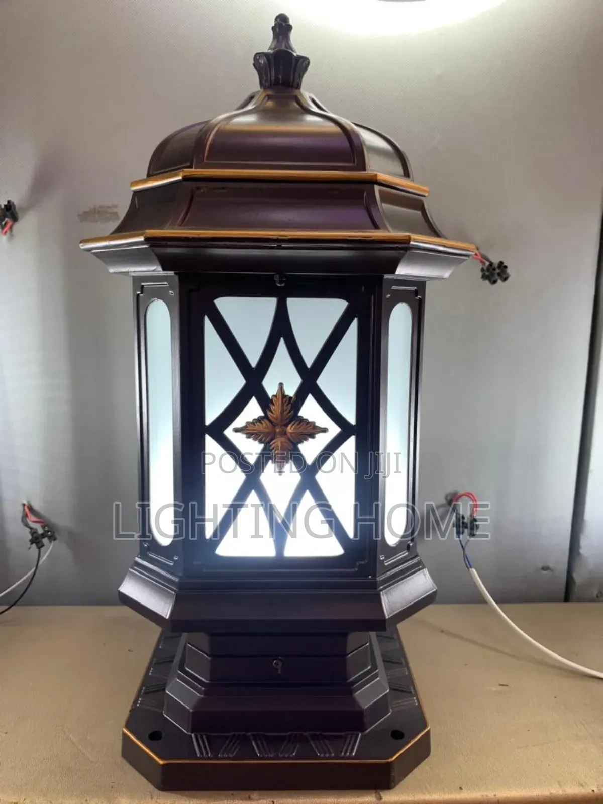 Italian Top Fence Lamp