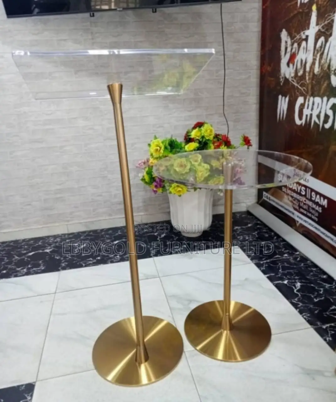 Golden Single Pole Foreign Pulpit