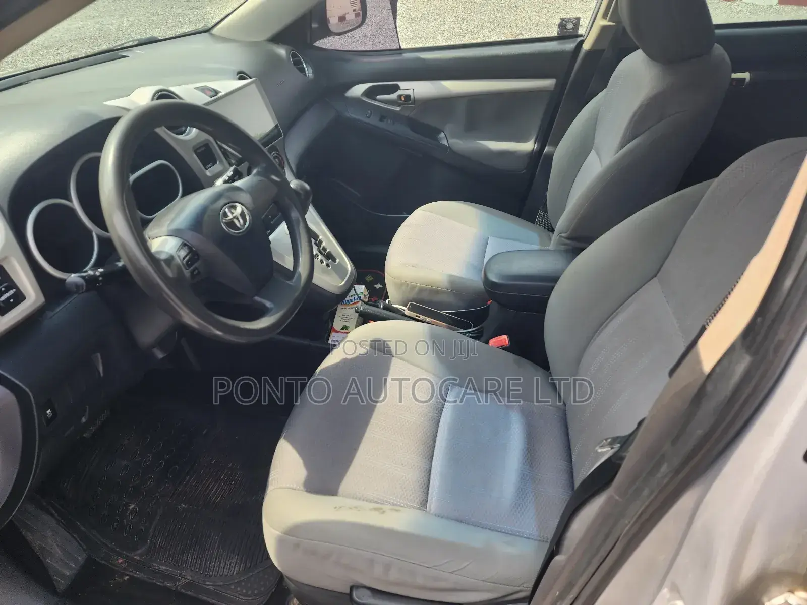 Toyota Matrix 2011 Silver
