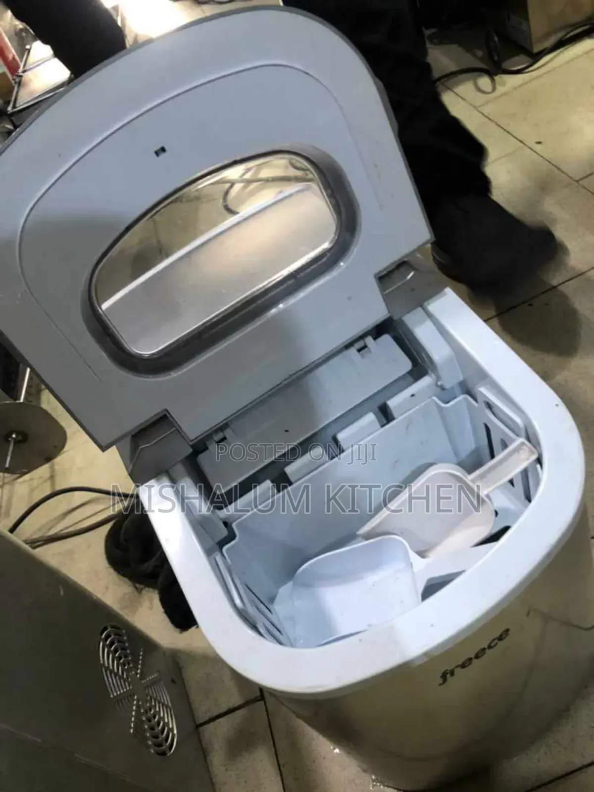 Mini Ice Cube Maker