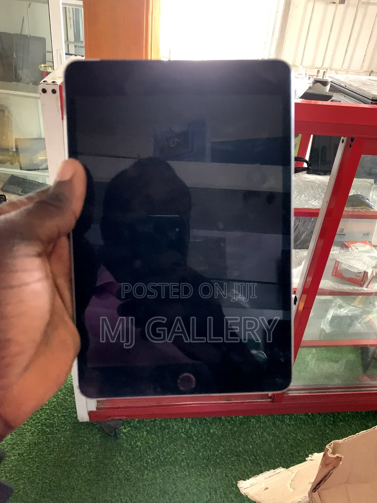 Apple iPad mini 4 32 GB Gray