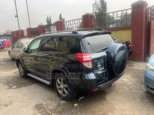 Toyota RAV4 3.5 Limited 4x4 2010 Green