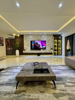 Shortlet 4 Bed and 2 Bed Chevron Axis