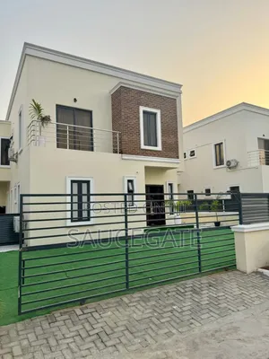 Shortlet 4 Bed and 2 Bed Chevron Axis