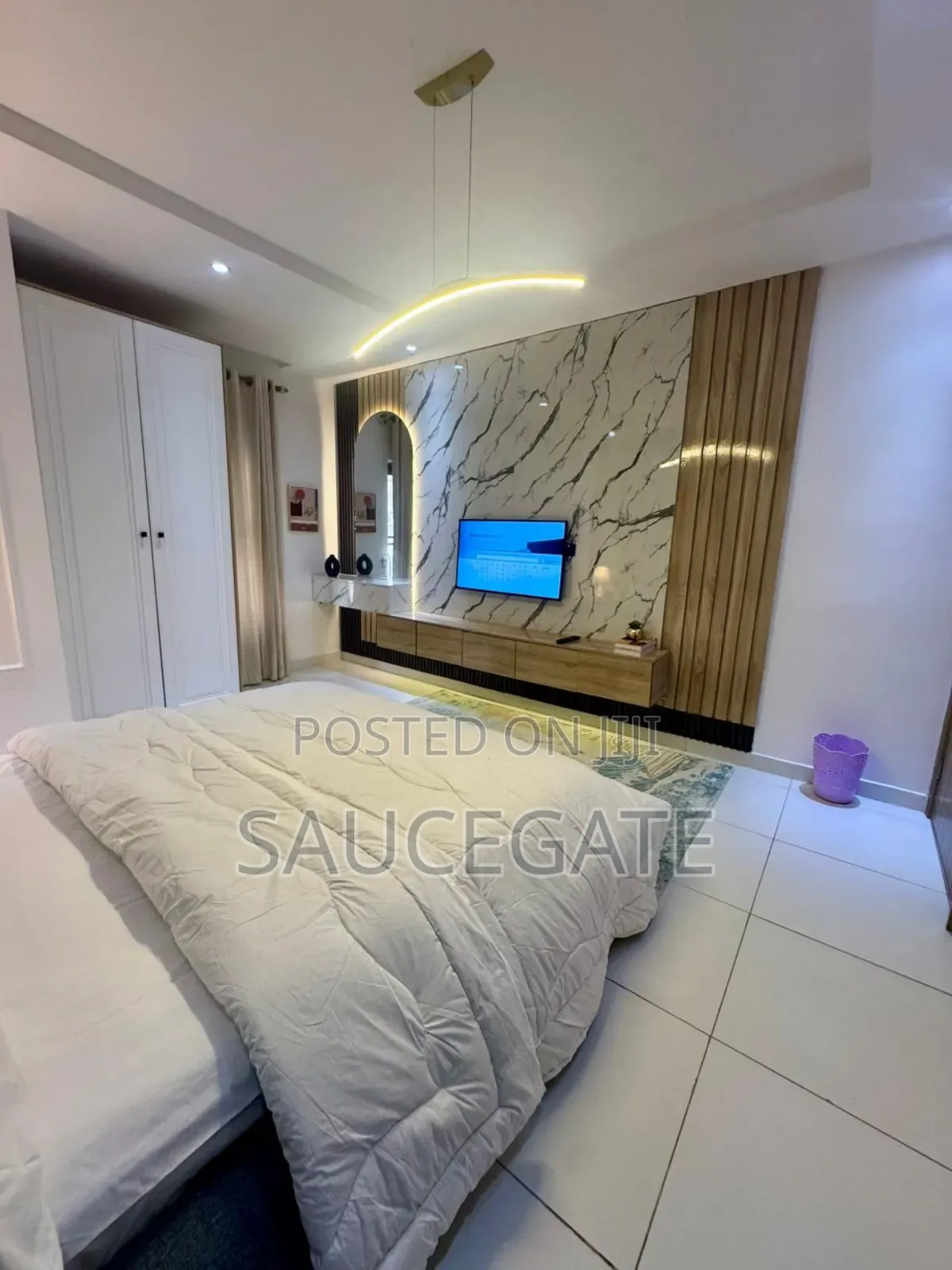 Shortlet 4 Bed and 2 Bed Chevron Axis