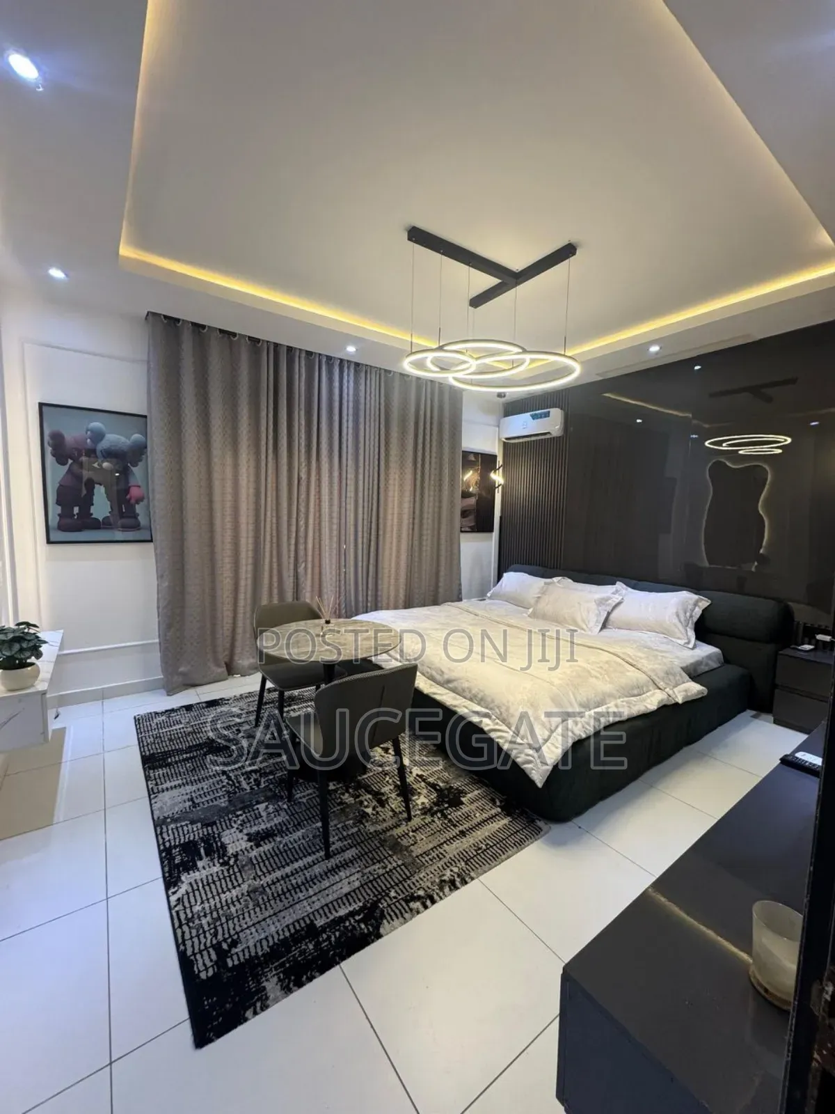 Shortlet 4 Bed and 2 Bed Chevron Axis