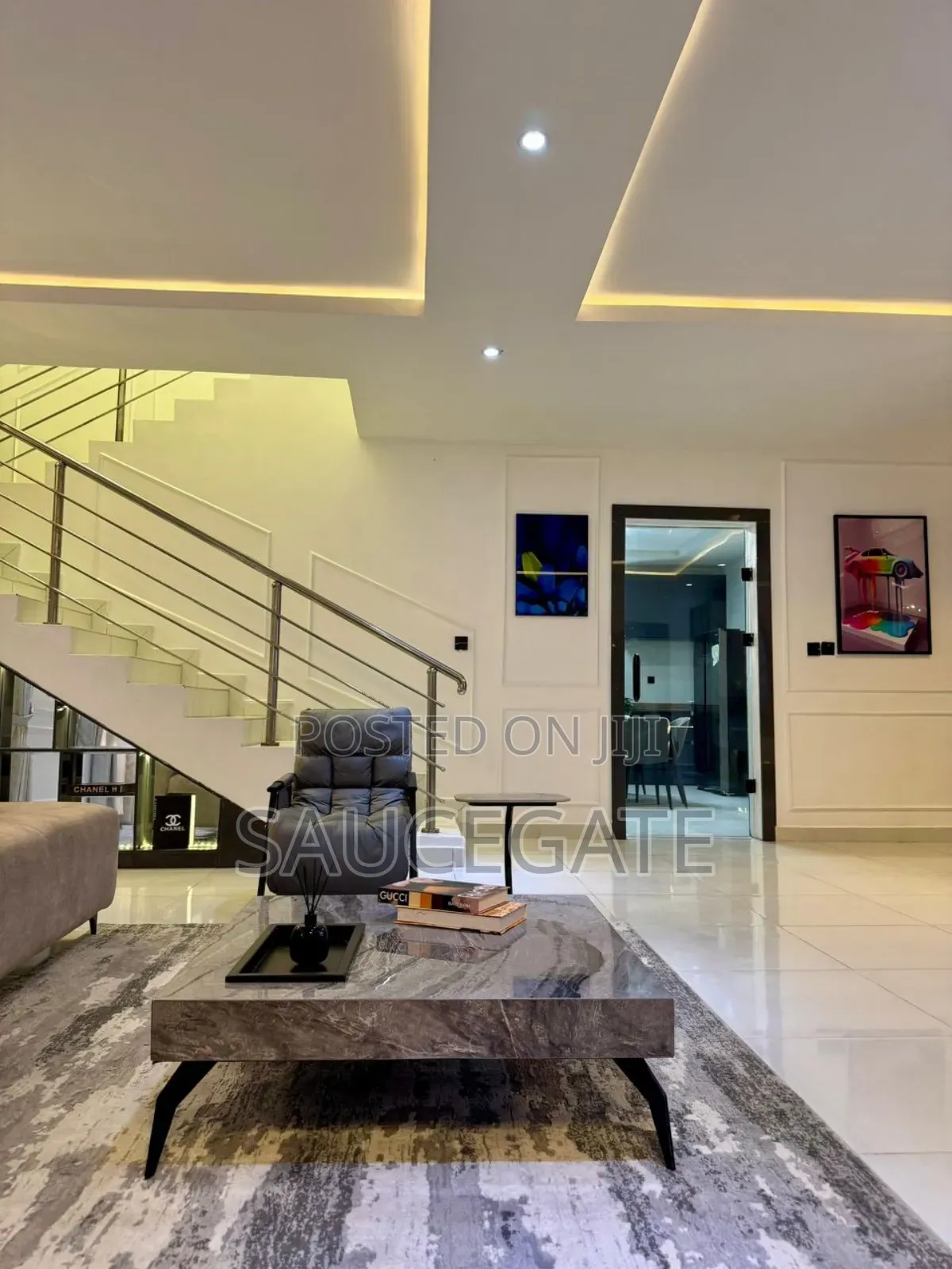 Shortlet 4 Bed and 2 Bed Chevron Axis