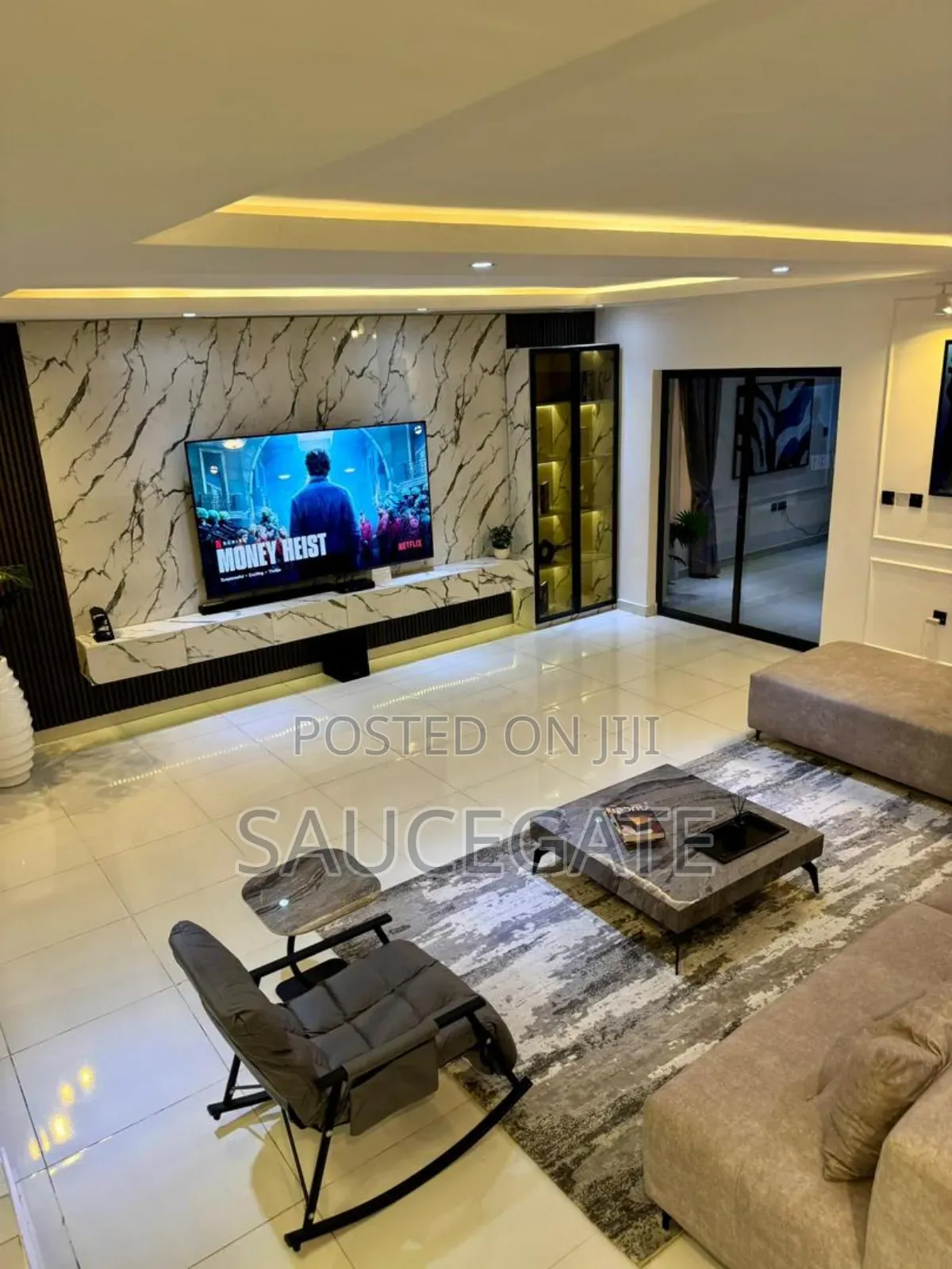 Shortlet 4 Bed and 2 Bed Chevron Axis