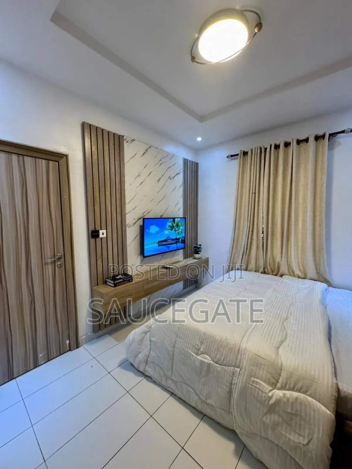 Shortlet 4 Bed and 2 Bed Chevron Axis