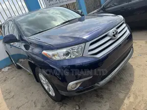 Toyota Highlander 3.5L 4WD 2013 Blue