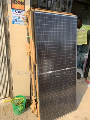 High Efficiency 550 Watts Panel