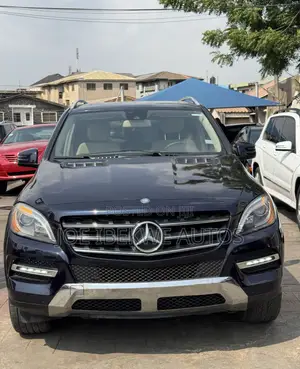 Mercedes-Benz M Class ML350 4MATIC 4dr SUV AWD (3.5L 6cyl 7A) 2015 Blue