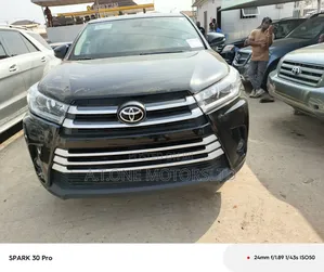 Toyota Highlander LE 4x2 (2.7L 4cyl 6A) 2016 Black