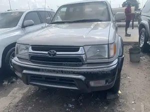 Toyota 4-Runner 2000 Gray