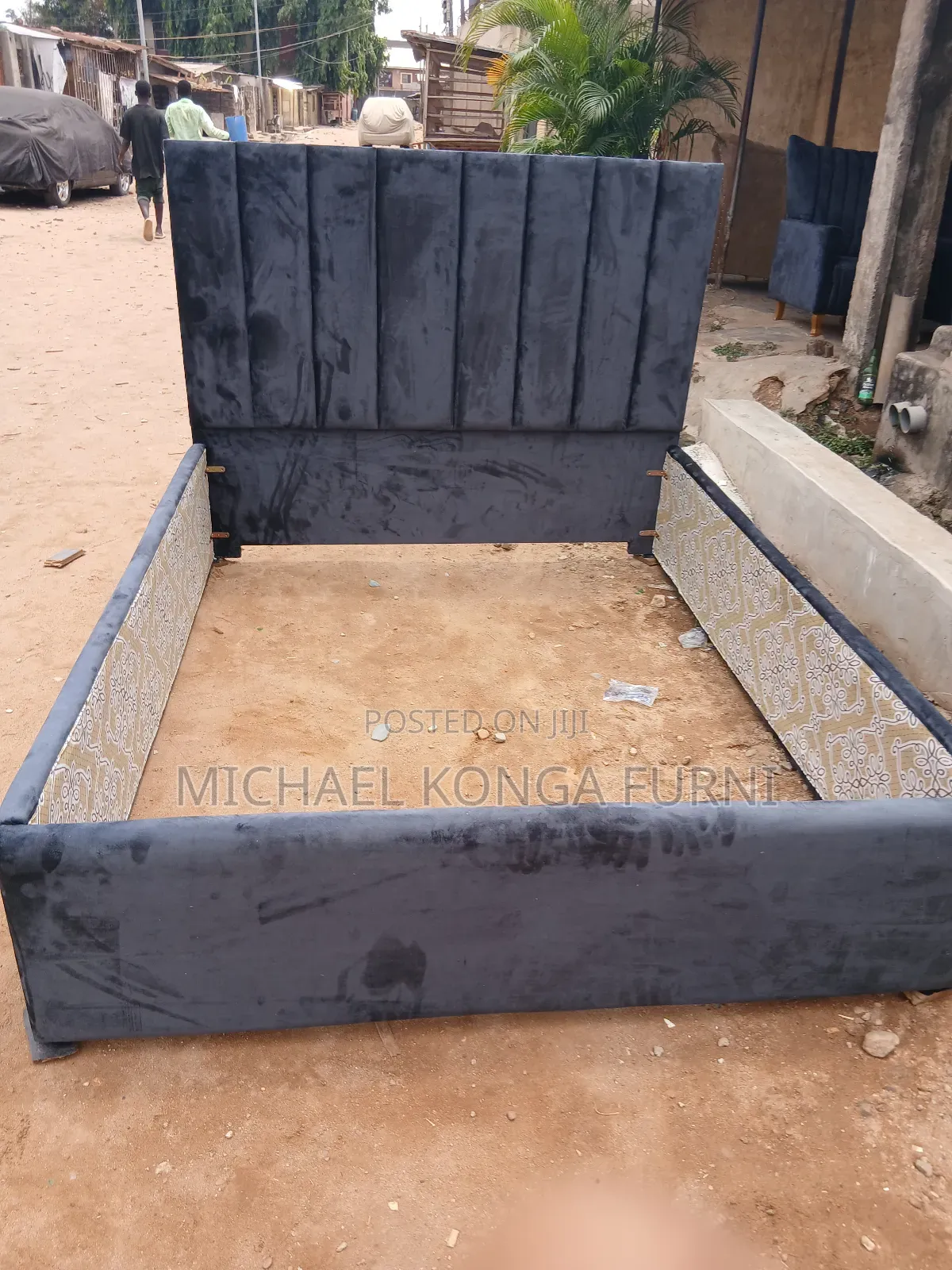 Beautiful 5b6 Bedframe With Bedside