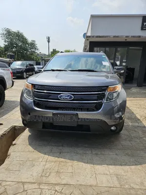 Ford Explorer XLT 4dr SUV AWD (3.5L 6cyl 6A) 2014 Gray