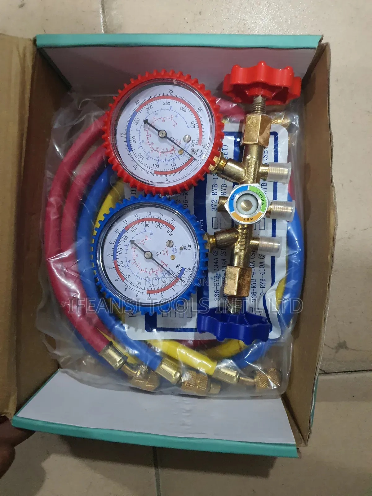 Manifold Gauge. Vacuum Regulator