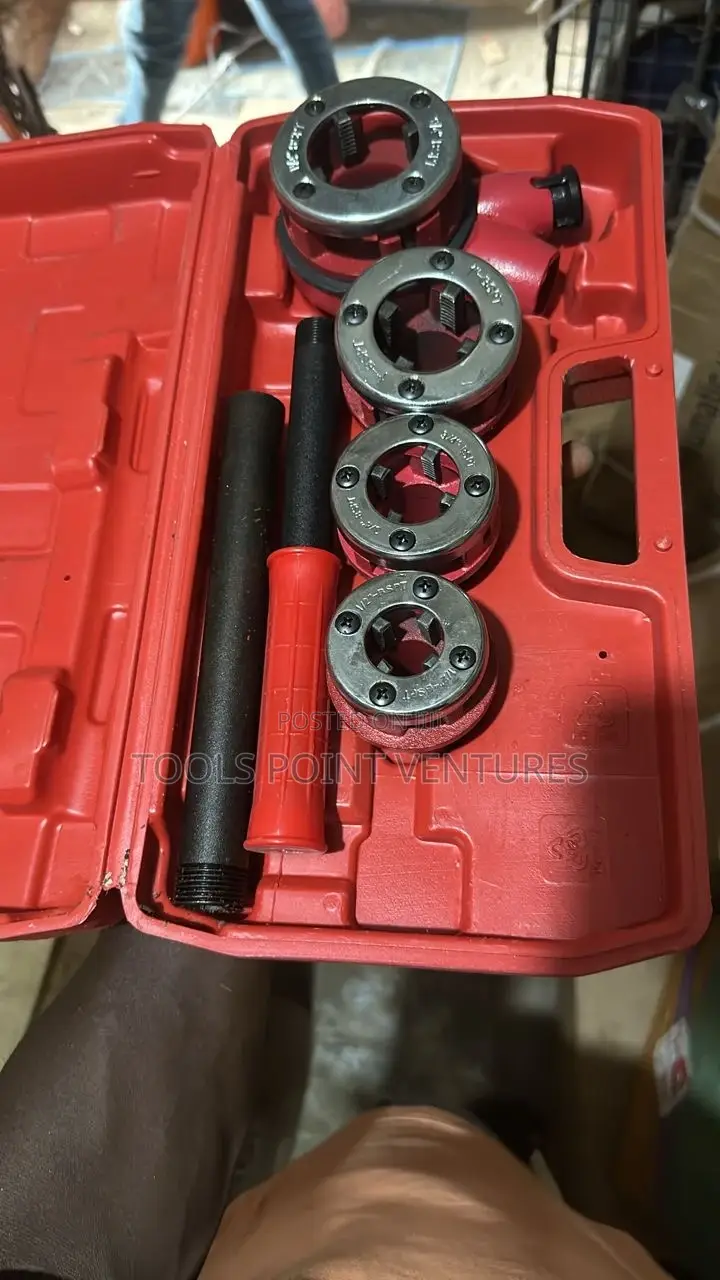 Ratchet Die Stock or Pipe Threader