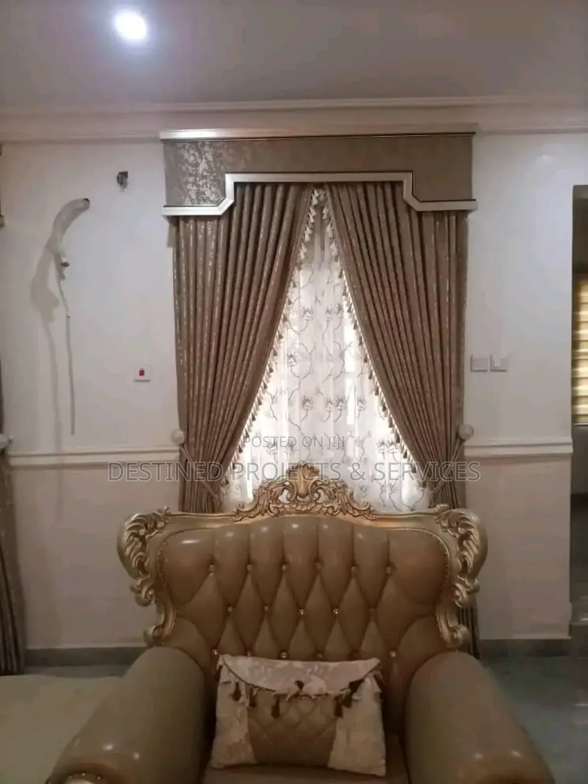 Curtains / Accessories