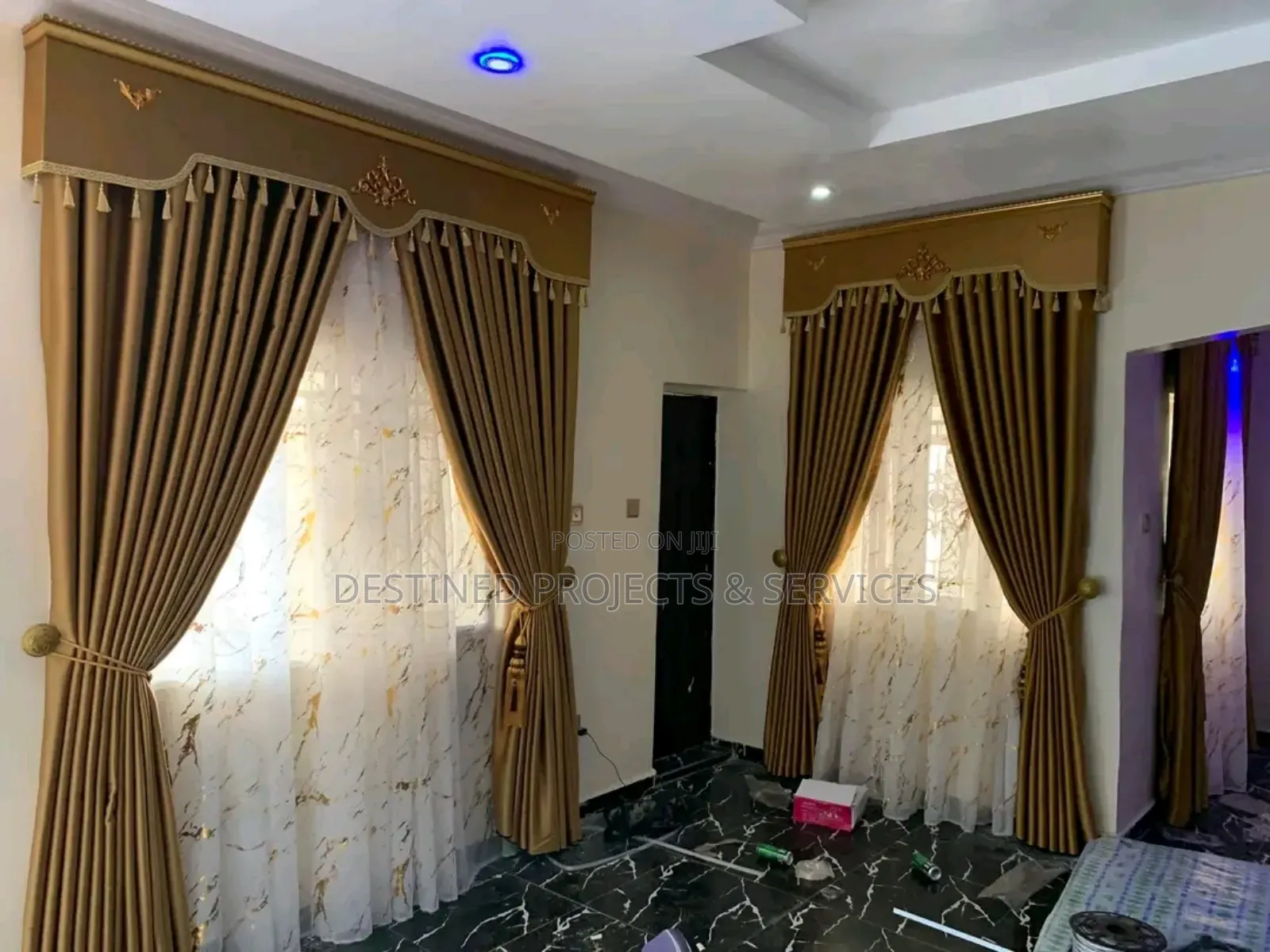 Curtains / Accessories