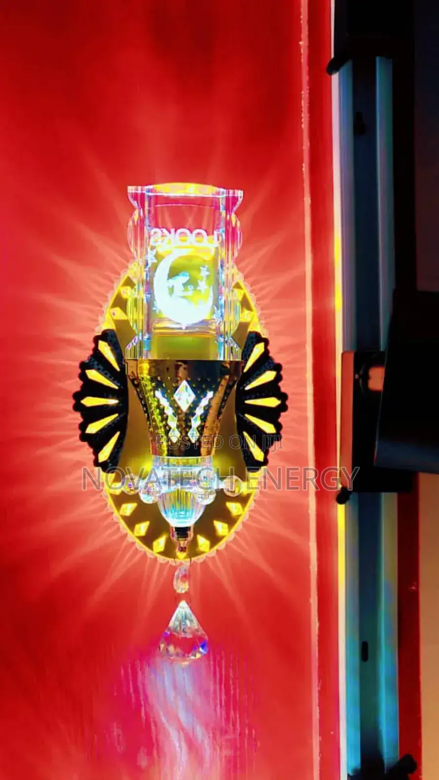 Wall Bracket With Gold Frame, White and Warm White Lights