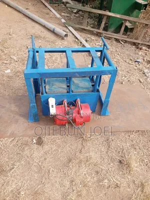 Self Powered Movable Block Moulding Machine