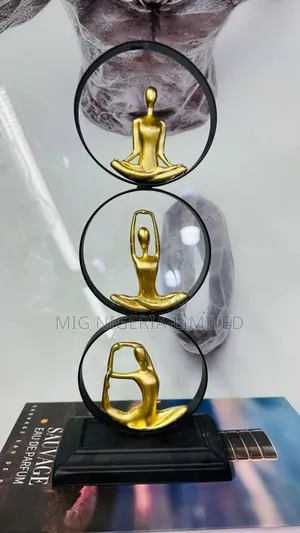 Rings Human Ornament Figurine Statue Deco