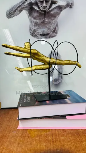 Rings Human Ornament Figurine Statue Deco