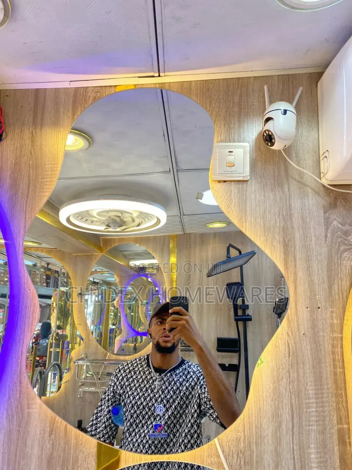 Pregnant Design Mirror