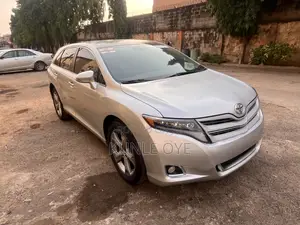 Photo - Toyota Venza 2014 Silver
