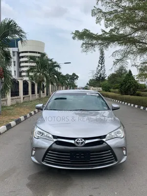 Toyota Camry 2016 Silver