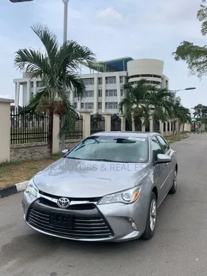 Toyota Camry 2016 Silver