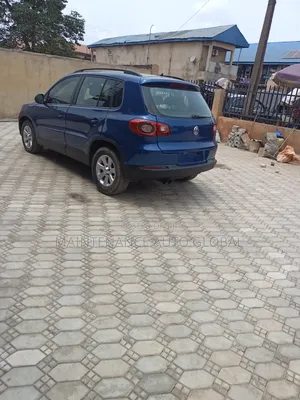 Volkswagen Tiguan SE 4Motion 2011 Blue