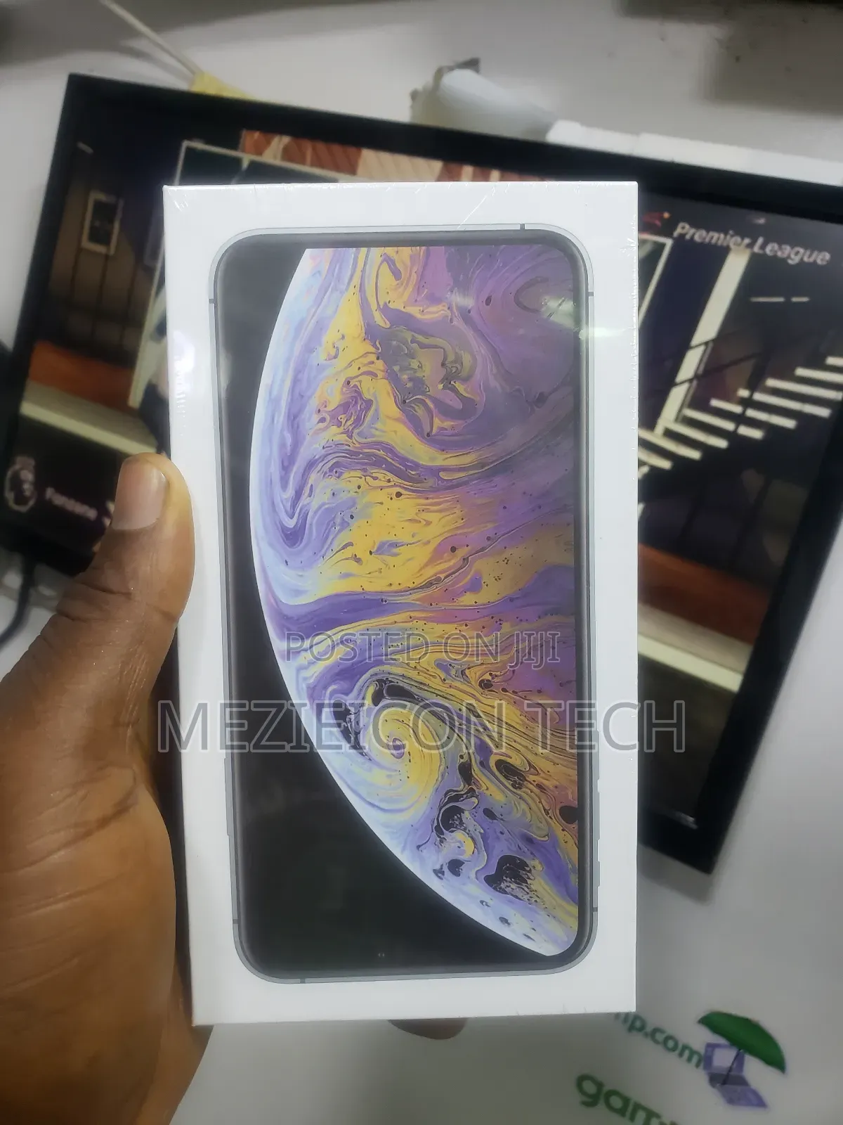 New Apple iPhone XS Max 256 GB Bronze